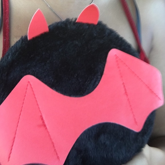 Naughty & Nice Kawaii Pet Crossbody Bag - Picture 4 of 5